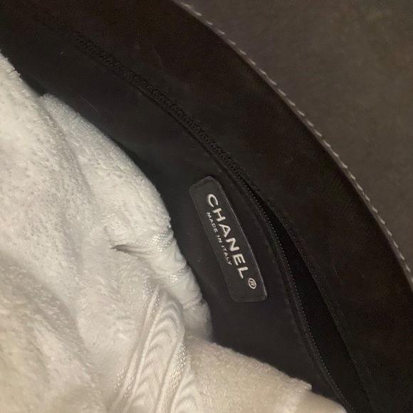 Chanel Chic Shopping Tote in Metallic Grey Caviar with Ruthenium Hardware - Picture 8 of 14